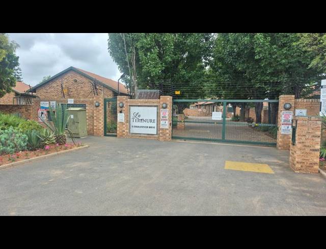 2 BEDROOM TOWNHOUSE FOR SALE IN TERENURE